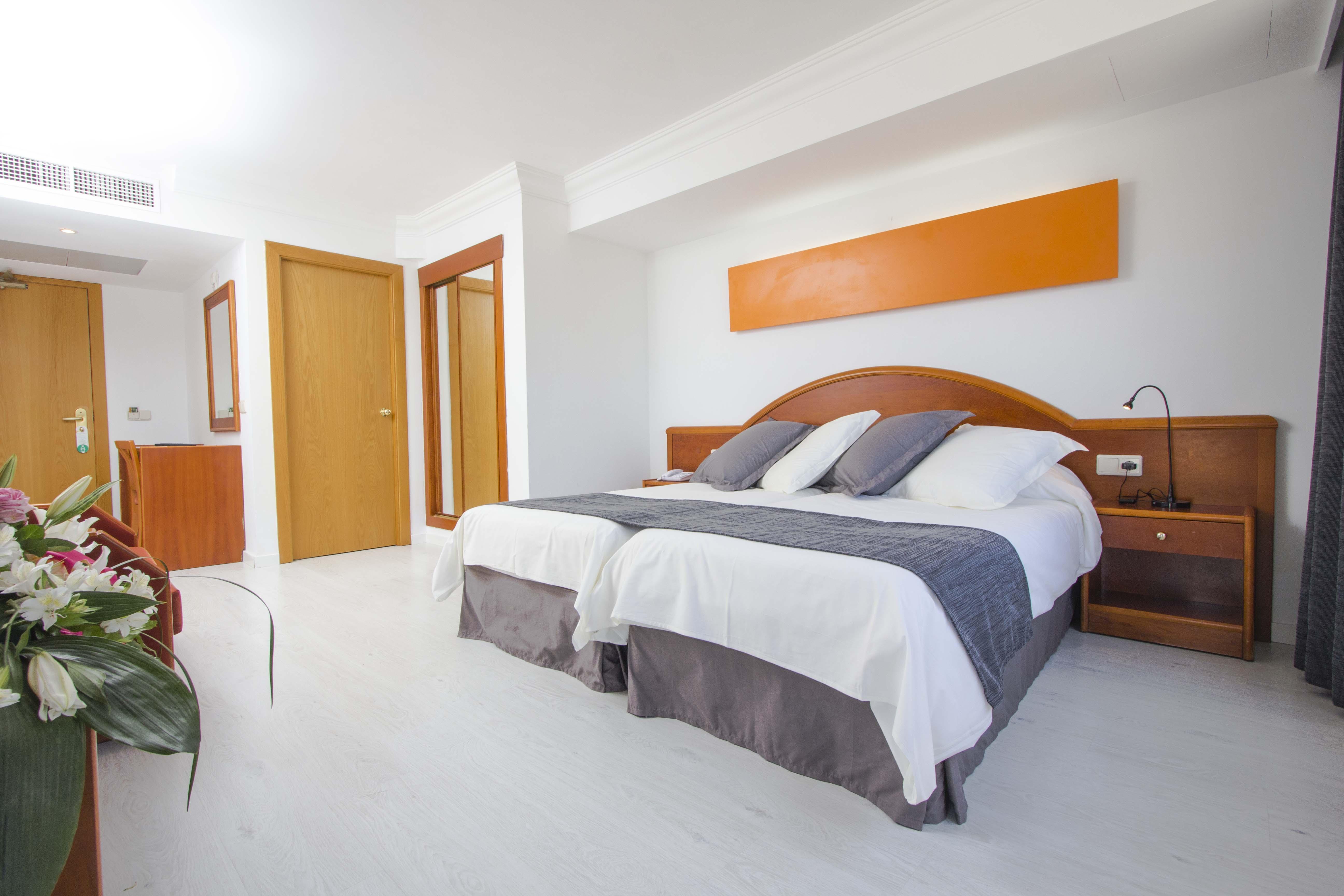 Hotel Sant Jordi ปลายาเดปัลมา ภายนอก รูปภาพ
